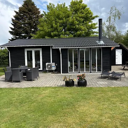 Summer House Near The Sea And Good Experiences Børkop